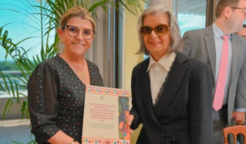 Carmen Lúcia visita Manaus e discute efeitos da seca nas eleições