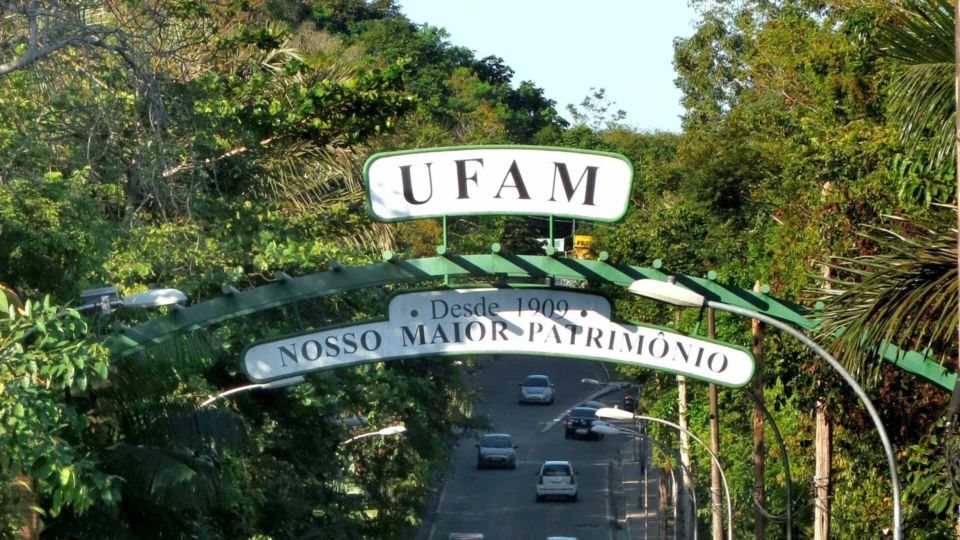 Ufam divulga concurso com 25 vagas e salários de até R$ 4,5 mil; saiba mais