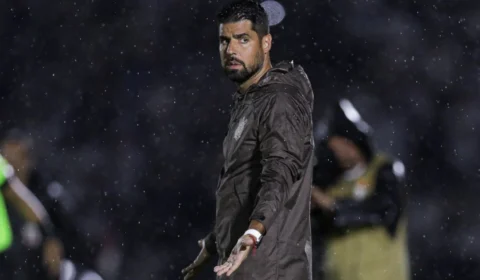 Corinthians: Antônio Oliveira é demitido após derrota para o Palmeiras