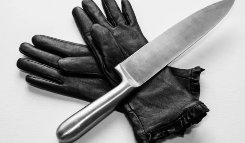 Jovem é assassinado a facadas em Ariquemes; mãe presencia o crime