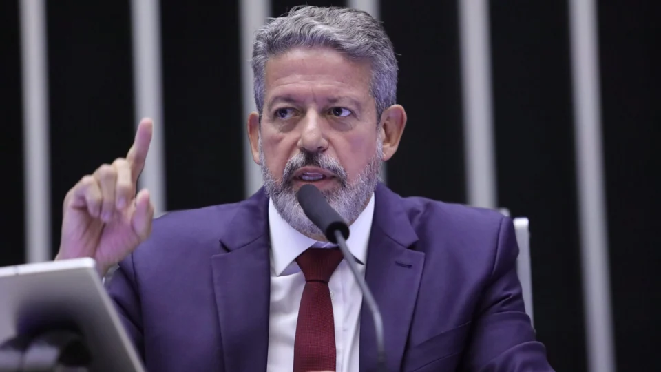 Câmara inicia semana focada na regulamentação da reforma tributária