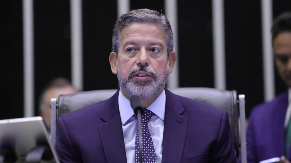 Proposta que limita o aumento do salário mínimo é aprovada na Câmara