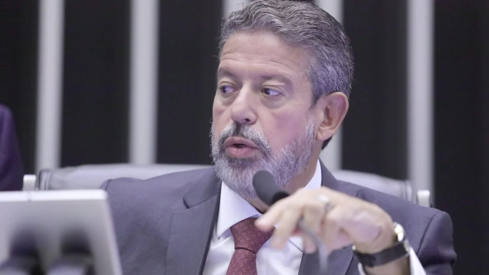 Lira condena atentado contra Trump e diz que divergências se resolvem no voto