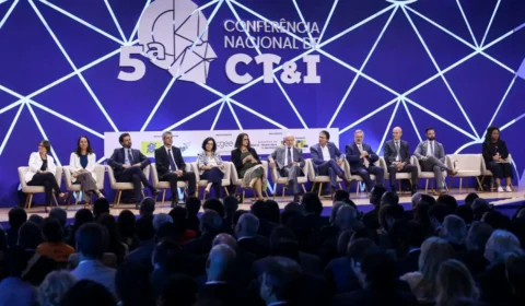 Lula recebe o Plano Brasileiro de Inteligência Artificial