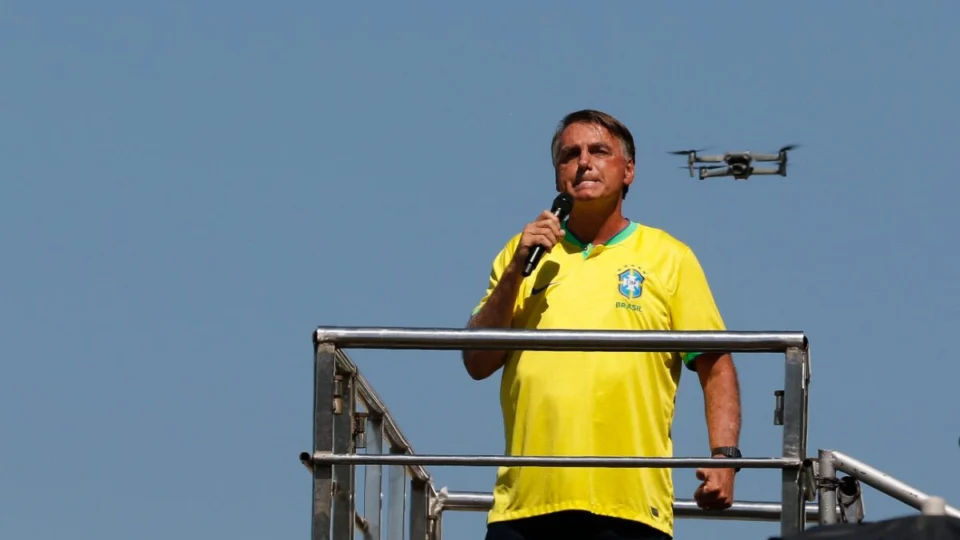 Bolsonaro fala sobre correção em relatório da PF