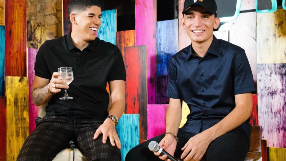 João Gomes posta foto de Zé Vaqueiro com o filho em homenagem ao bebê