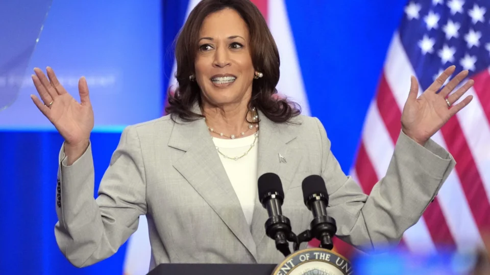 Kamala empata com Trump após saída de Biden
