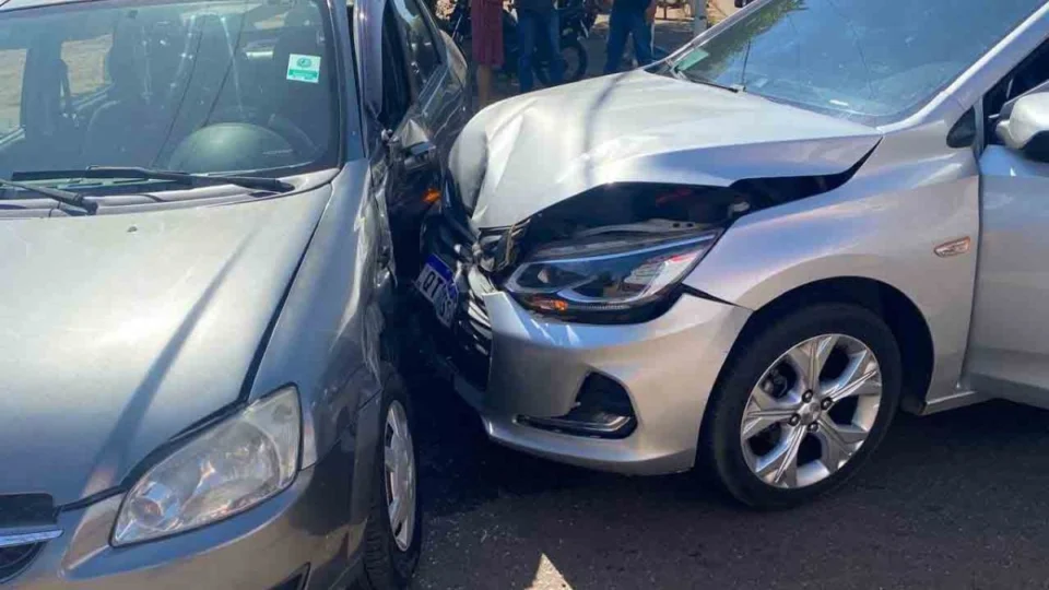 Motorista idoso fica ferido em acidente no centro de Porto Velho