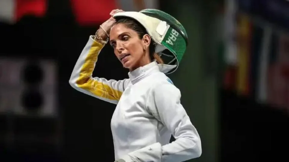 Olimpíadas 2024: Nathalie Moellhausen é eliminada na esgrima