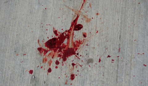 Pai mata ex-namorado da filha após vazamento de fotos íntimas