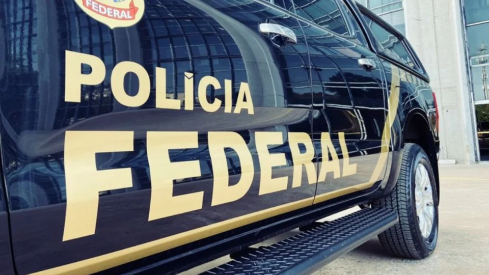 PF faz busca e apreensão contra organizava que contrabandeava ouro em Roraima