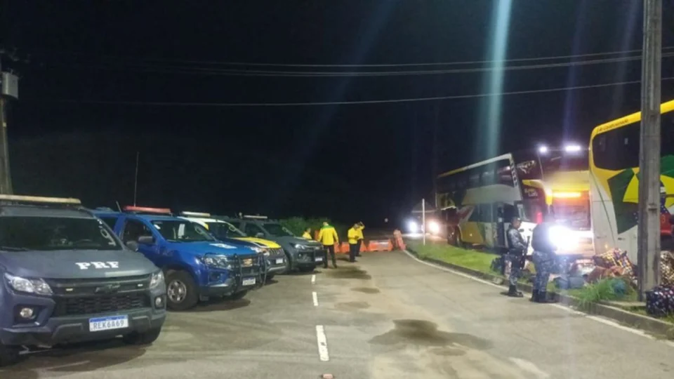 PRF detém imigrantes ilegais em ações nas BRs 210 e 174, em Roraima
