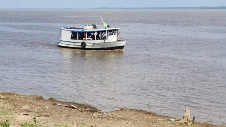 Seca no AM: calhas dos rios Solimões, Juruá e Purus entram em emergência