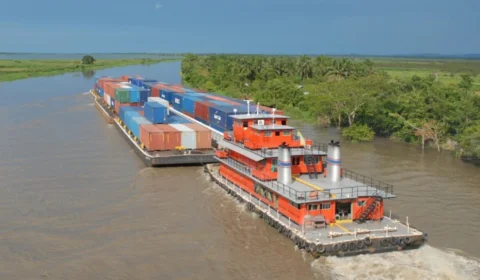 Seca no AM: empresas de navegação cobram até R$ 32 mil por contêiner e geram críticas