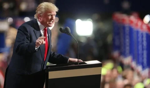 Estamos mais unidos do que nunca, diz Trump em comício