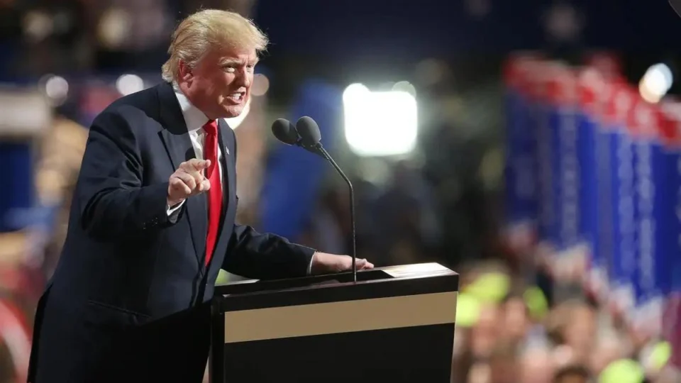 Estamos mais unidos do que nunca, diz Trump em comício