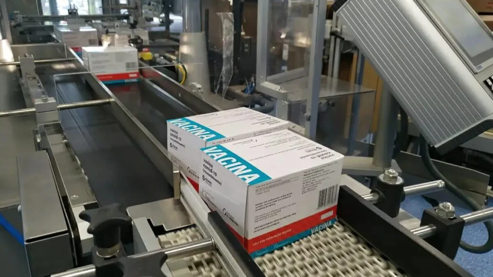 Fiocruz anuncia parceria para produção de vacinas