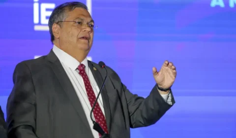 Dino afirma que Moraes solicitou legalmente relatórios ao TSE