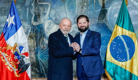 Em viagem ao Chile, Lula fecha 19 acordos bilaterais