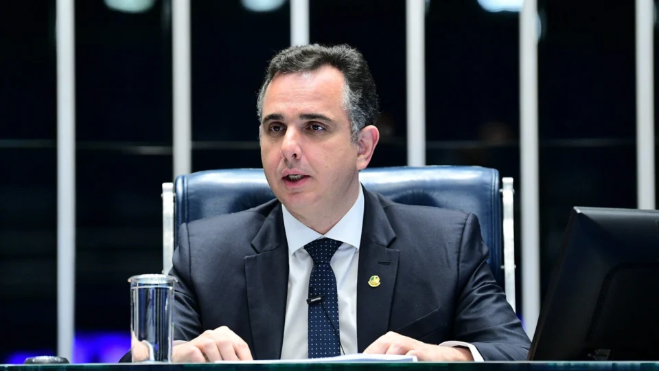 Pacheco lamenta incêndios em estados e municípios