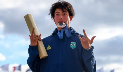 Olimpíadas 2024: Augusto Akio conquista bronze no skate park