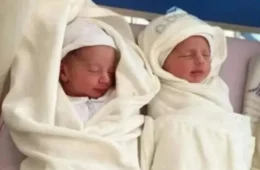 Gêmeos recém-nascidos morrem em bombardeio enquanto pai fazia registro