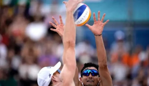 Olimpíadas 2024: Brasil perde para os EUA no vôlei de praia; veja