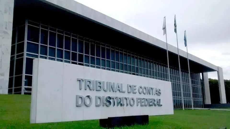Concurso TCDF: edital é divulgado com salários de até R$37 mil