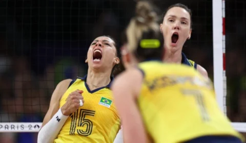 Olimpíadas 2024: Brasil avança para a semifinal do vôlei feminino