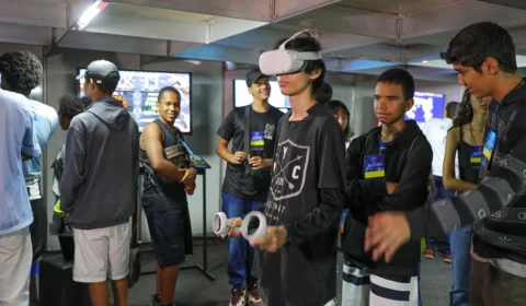 Feira de programação beneficia alunos em regiões periféricas