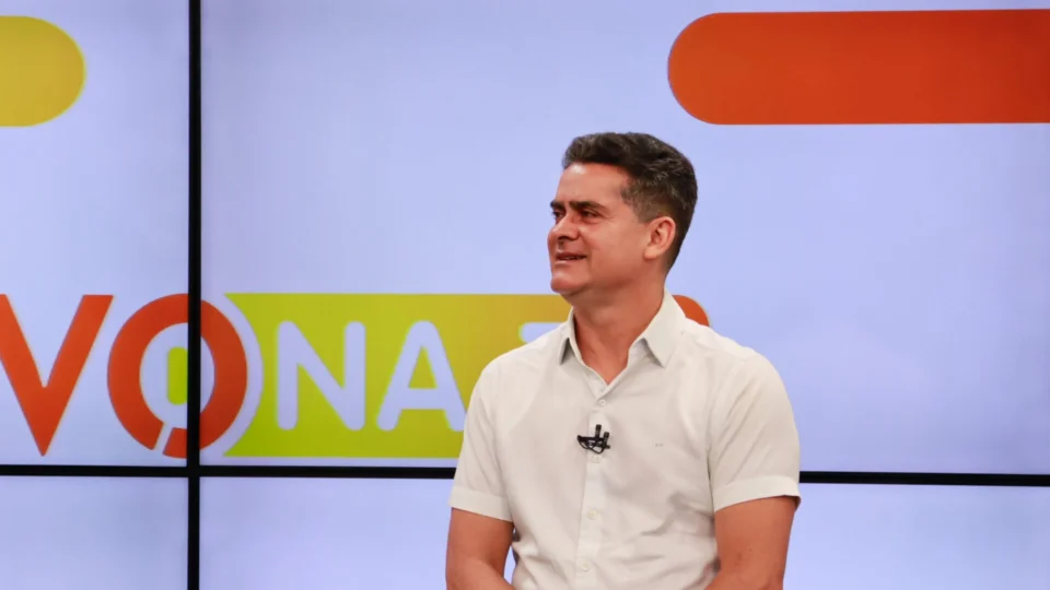 David Almeida faz balanço da educação e saúde em Manaus
