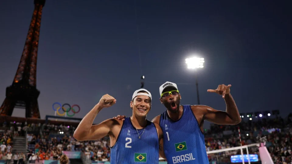 Olimpíadas 2024: Brasil invicto nas oitavas do vôlei de praia