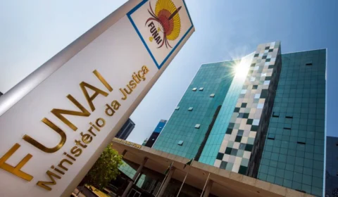 Funai realiza feira de artes indígenas com artesãos em Brasília