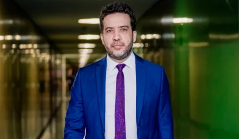 Janones pede desculpas a Kataguiri por chamá-lo de nazista