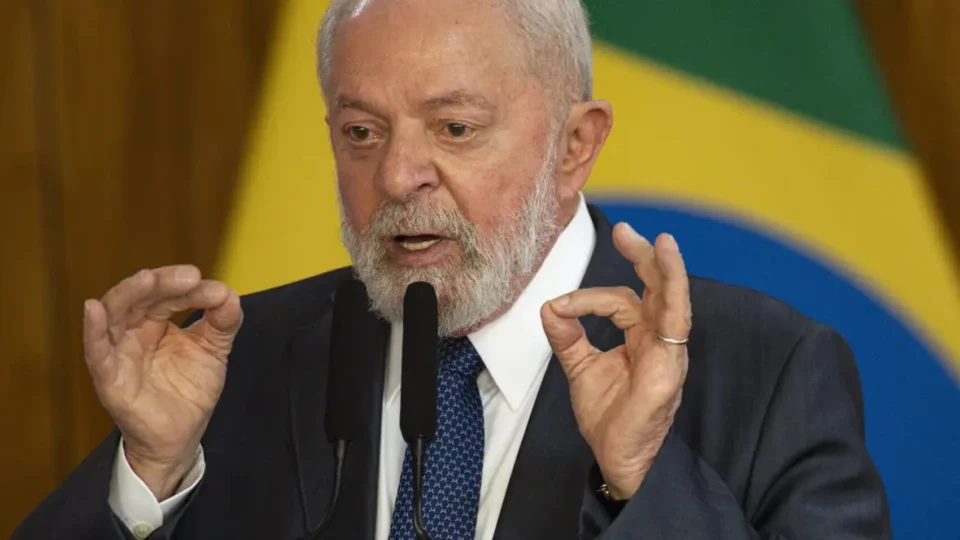 Teto de Igreja desaba no Recife: Presidente Lula lamenta mortes de fiéis