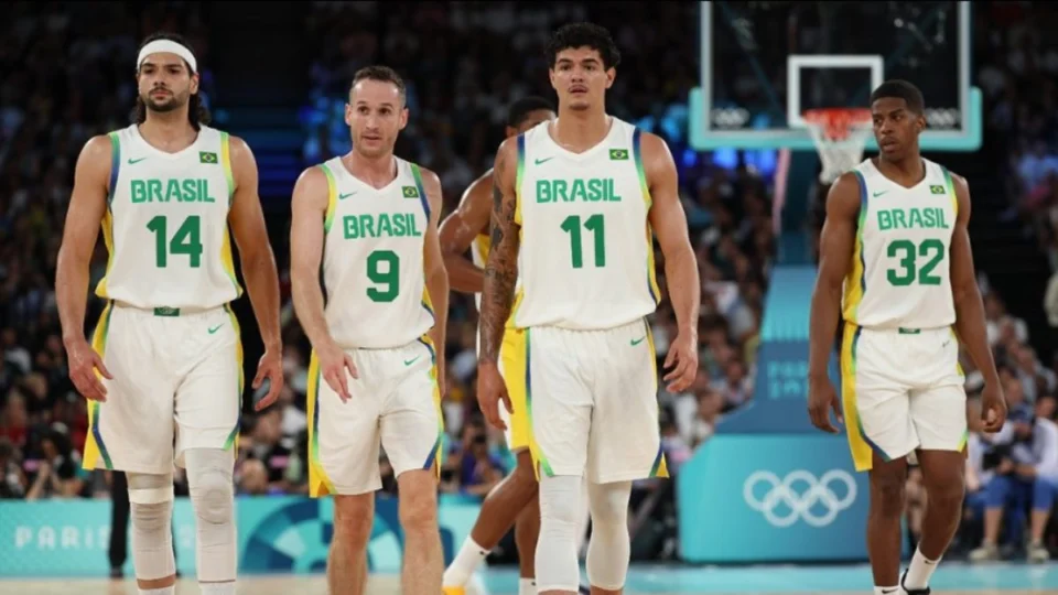Olimpíadas 2024: Brasil perde para EUA e é eliminado do basquete