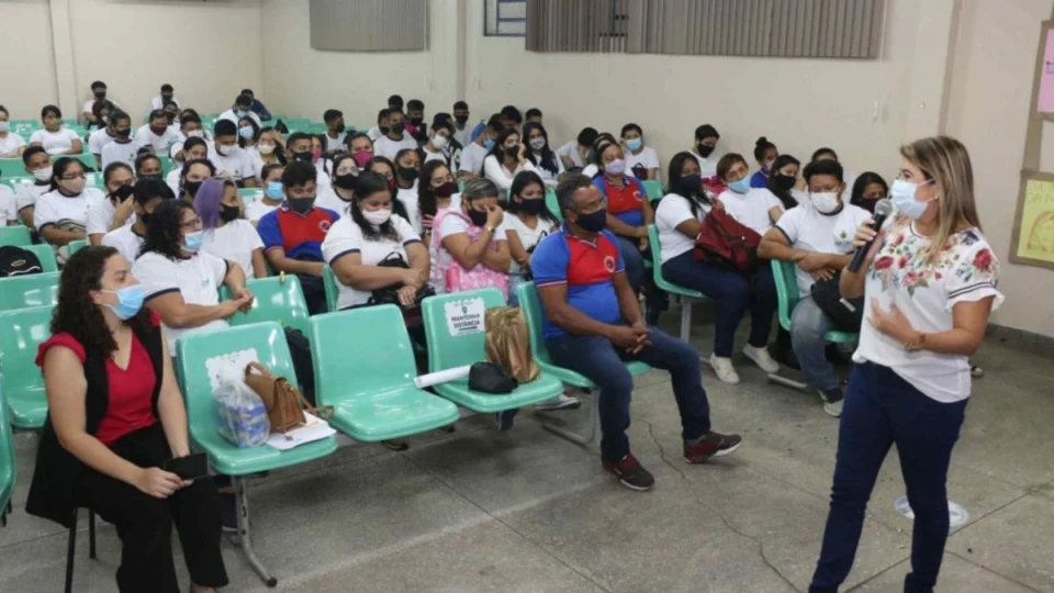 Serasa facilita negociação de dívidas para alunos do Amazonas