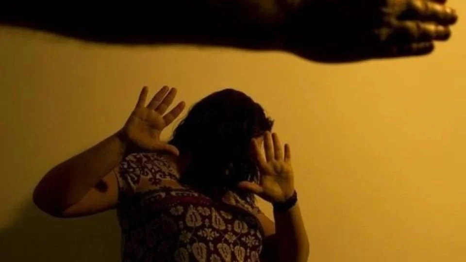 Agosto Lilás: saiba como denunciar violência doméstica