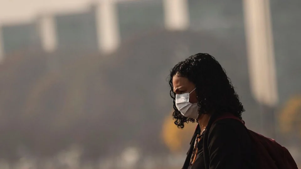 Ministério da Saúde recomenda cuidados essenciais com a fumaça