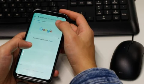 Conheça a realidade dos celulares nas escolas brasileiras