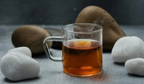 Chá de Sucupira: para que serve e como usar a semente?