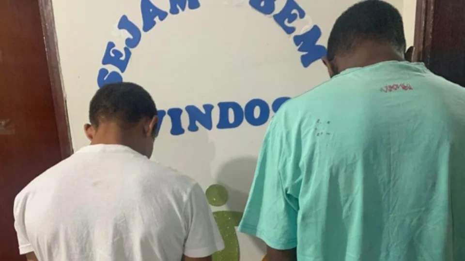 Dois homens são presos por matar mulher de 56 anos