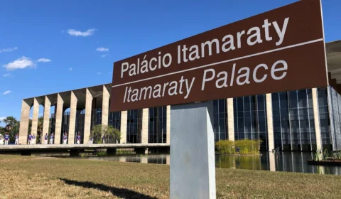 Greve histórica de diplomatas do Itamaraty pode acontecer pela primeira vez