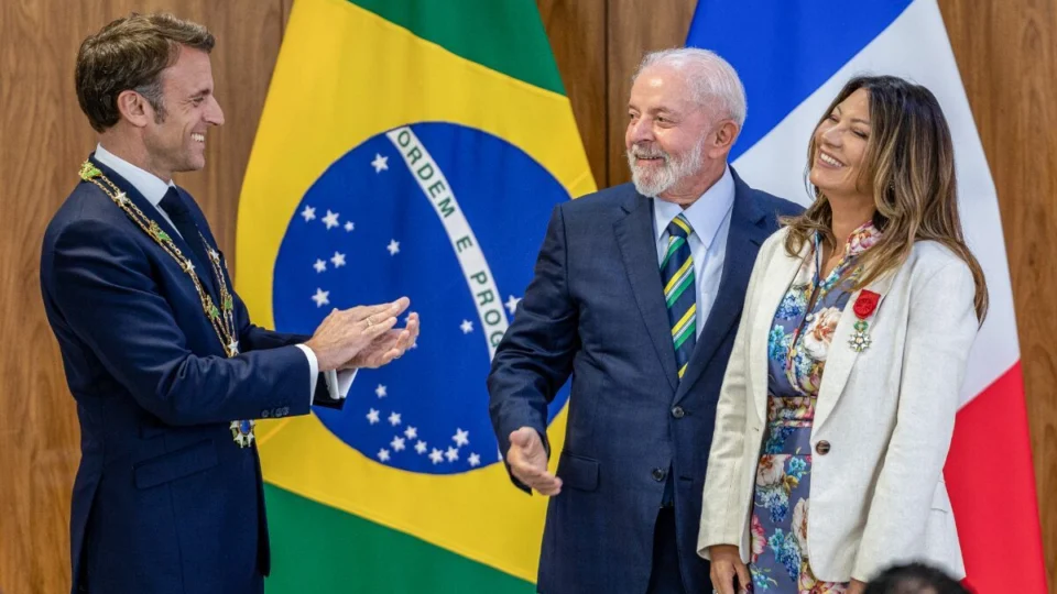 Macron liga para Lula, no Chile, para falar sobre a Venezuela