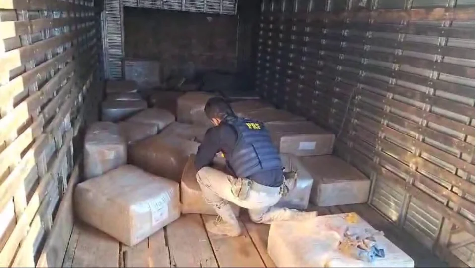 PRF realiza a maior apreensão de drogas do ano em Guaraí-TO