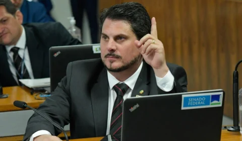 Moraes manda bloquear rede social e R$ 50 milhões de Do Val