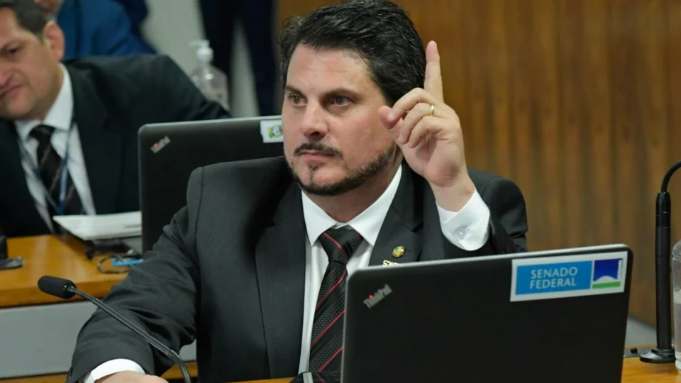 Moraes manda bloquear rede social e R$ 50 milhões de Do Val