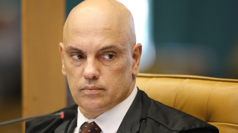 Suspensão do X: Moraes determina multa diária de R$ 50 mil para quem usar VPN