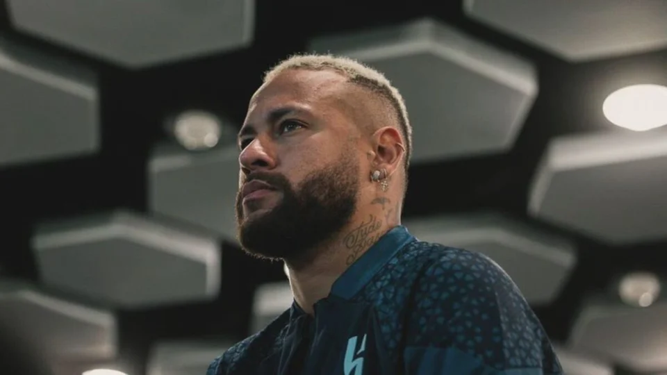 Como Neymar reagiu ao DNA da suposta filha? Ex-modelo húngara lamenta postura