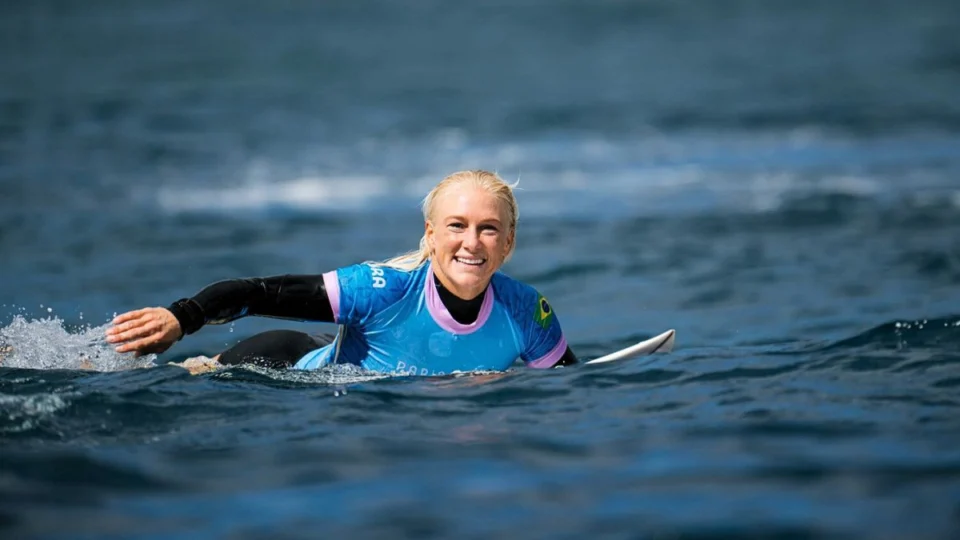 Olimpíadas 2024: semifinais do Surfe são adiadas; veja
